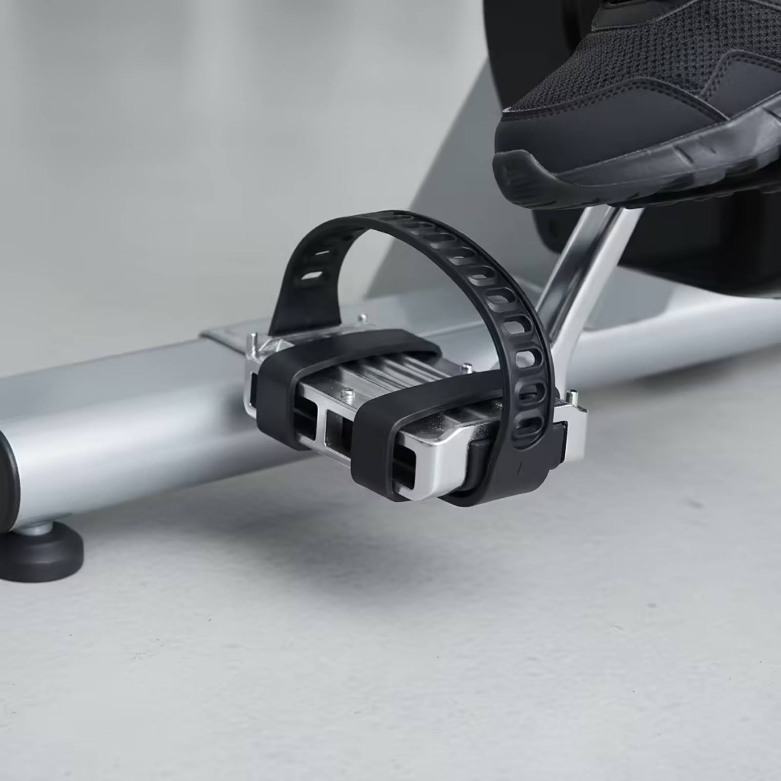 แป้นเหยียบจักรยานออกกำลังกายพร - Home Gym Installation บทวิจารณ์และราคา